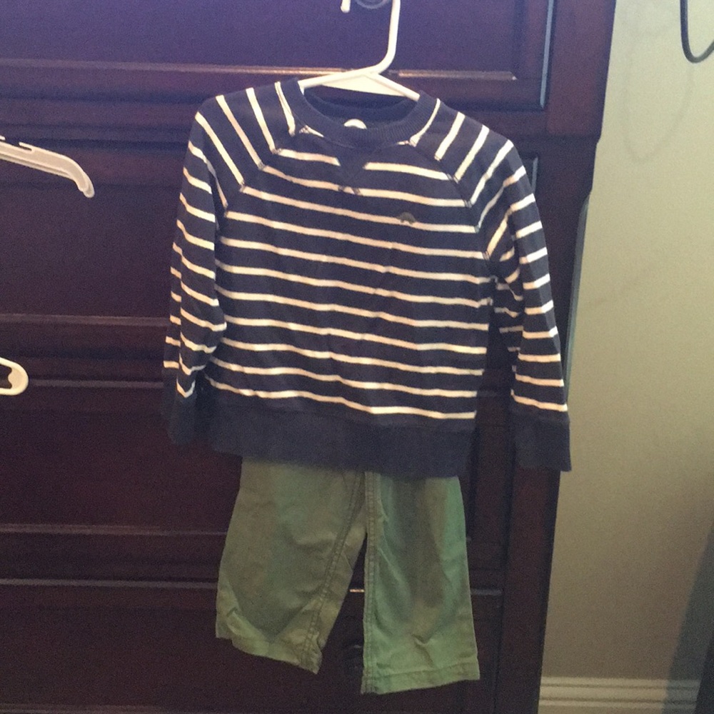 Navy/cream and army green outfit